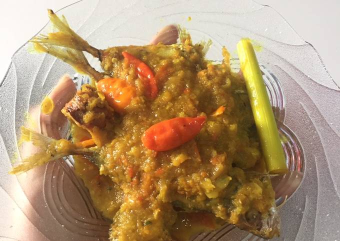 Ikan selar bumbu kuning