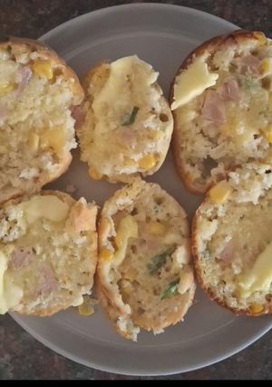 A picture of Easy Ham and Cheese Muffins.
