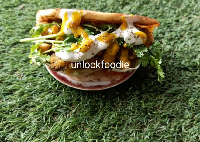 Simple Way to Prepare Eric Ripert Spicy, Choley and Kulcha Taco 🌮 (Deshi Twist)