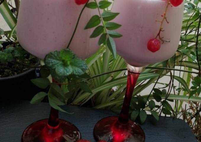 Milkshake groseilles fraises orange