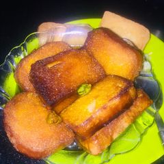 A picture of Instant shahi tukda with cake rusk.