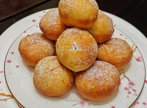 Gambar Kazakh Baursak (Fried Dough) 🇰🇿 Kazakhstan