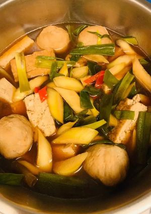 電鍋滷丸子、豆腐和茭白筍 的食譜成品照片