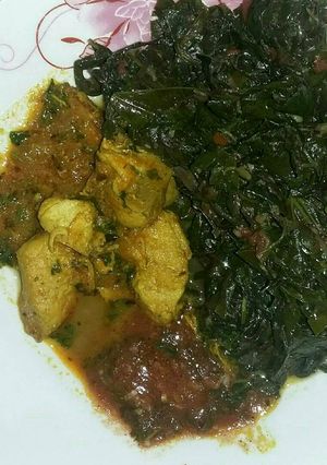 A picture of Keenjeji with chicken stew.
