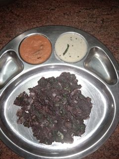 முருங்கைக்கீரை அடை (Murungaikeerai adai recipe in tamil) செய்முறை முக்கிய புகைப்படம்