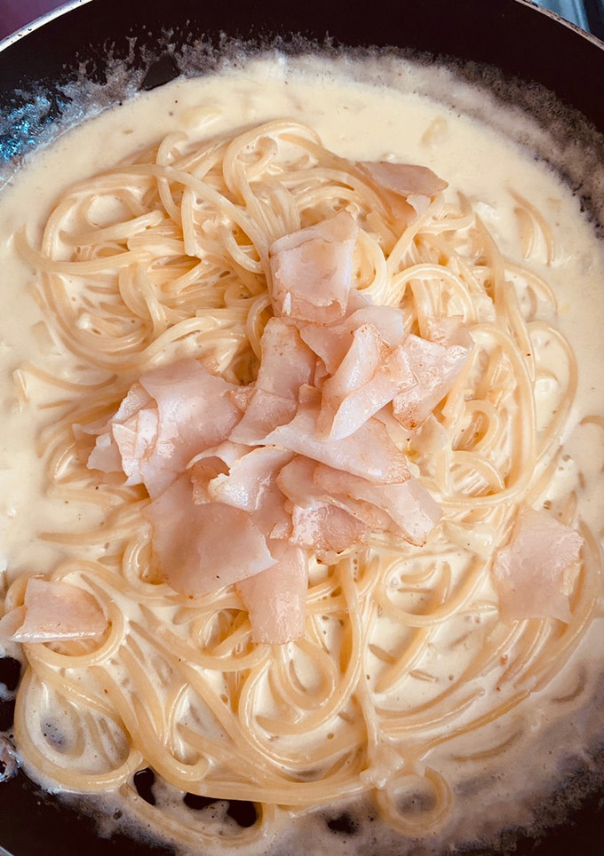 Una foto de Espaguetis carbonara