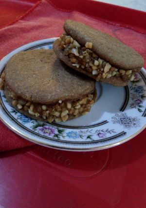 Una foto de Alfajores de azúcar negra con dulce de leche