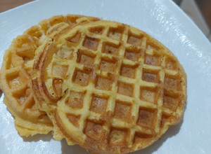 Una foto de Waffles keto dulces y salados