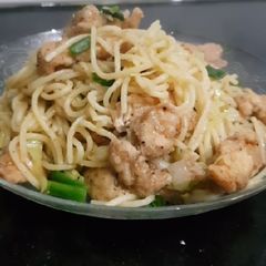 A picture of Chicken chow mein.