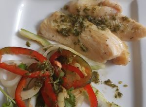 Una foto de Sashimi de tilapia