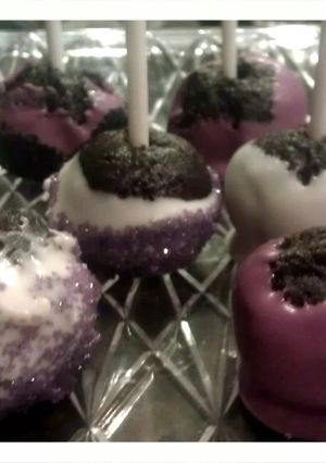 A picture of BITE SIZED OREO CHOCOLATE BITES.