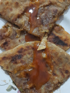 આલુ પરાઠા (Aloo Paratha Recipe In Gujarati) રેસીપી મુખ્ય ફોટો