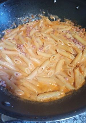 Una foto de Macarrones con hamburguesas picadas