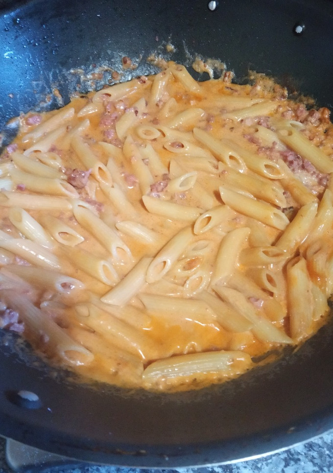 Una foto de Macarrones con hamburguesas picadas