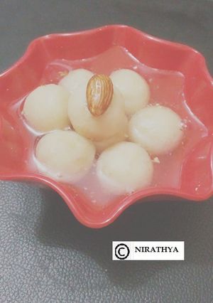 A picture of Tofu Rasgulla.