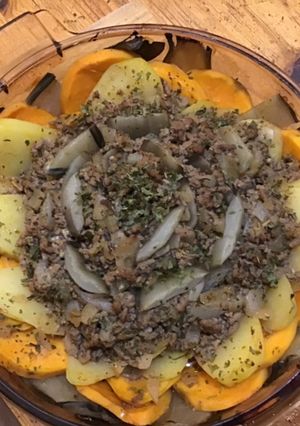 Une photo de Blettes pommes de terre et patate douce au bœuf et oignon