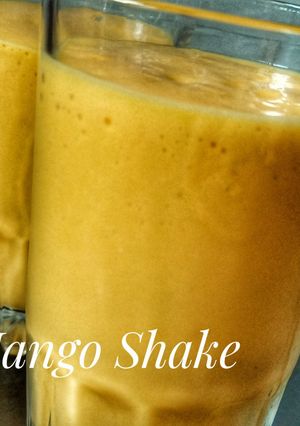 A picture of Iced Milk Mango Shake.