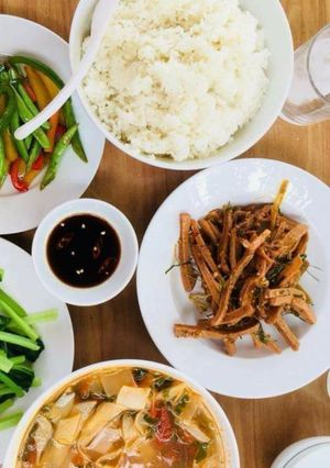 Hình của món Khô lát chay chiên sả ớt.