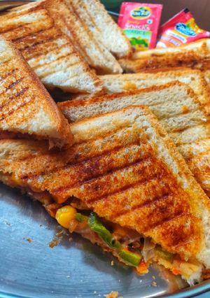 A picture of Grilled sandwiches.