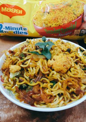 मैगी बिरयानी (maggi biryani recipe in Hindi) रेसिपी मुख्य फोटो
