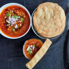 A picture of Dal Pakwan (Dhaba Style).