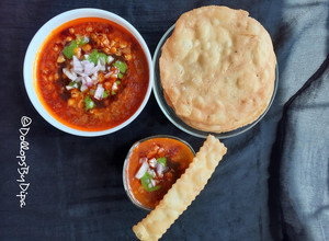 A picture of Dal Pakwan (Dhaba Style).