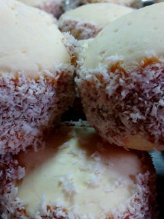 Una foto de Alfajores de maicena Royal 