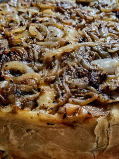 Una foto de TARTA 🧅FUGAZZETA Con🍗Pollo...!