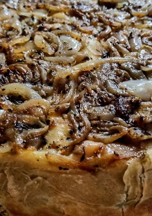 Una foto de TARTA 🧅FUGAZZETA Con🍗Pollo...!