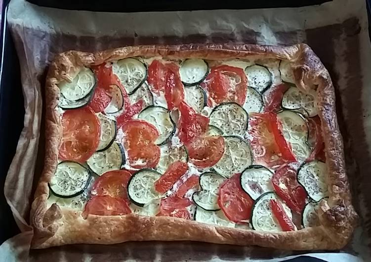 Torta salata zucchine e pomodori