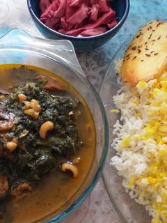 عکسی از دستور خورشت آلو اسفناج
