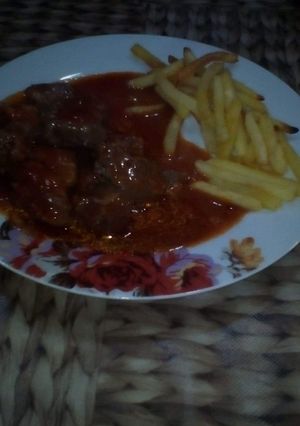 Foto principal de Carne de cerdo tomate frito con patata
