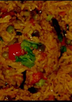 ટોમેટો સ્પ્રિંગ ઓનિઓન પુલાવ (Tomato Spring Onion Pulav Recipe In Gujarati) રેસીપી મુખ્ય ફોટો