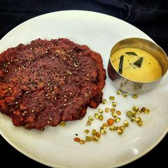 A picture of Beetroot & Sprout chilla.