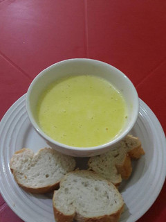 Una foto de Crema de pimiento morrón amarillo