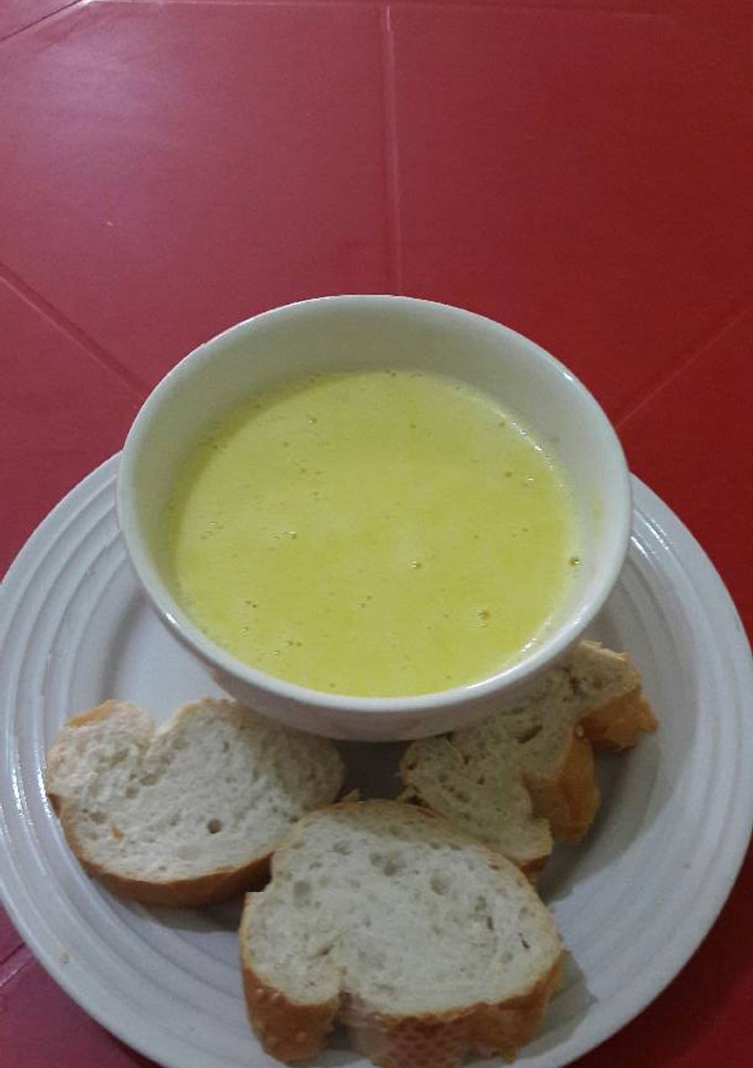 Una foto de Crema de pimiento morrón amarillo