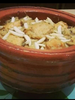 A picture of White Creamy Chicken Haandi🐔😋.