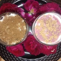 A picture of Blueberry Cheesecake and Chocolate Cheesecake.