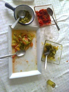 Una foto de Salsa a mano de serranos y jalapeños
