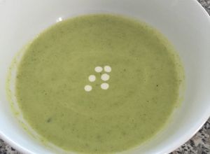 Una foto de Crema de calabacín baja en grasa