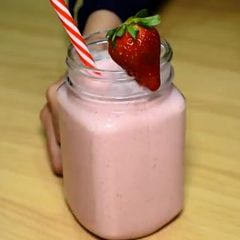 Strawberry🍓 milkshake A picture of Strawberry🍓 milkshake.