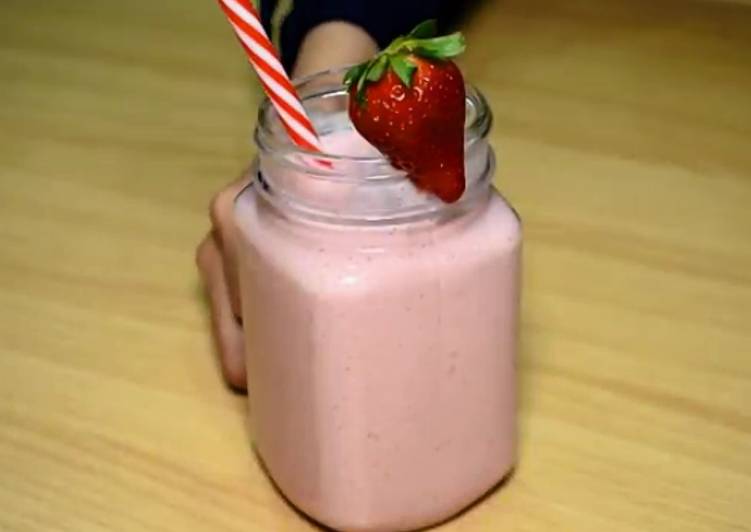 Strawberry🍓 milkshake