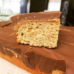 A picture of Peanut Butter & Chocolate Tray-Baked Cake.