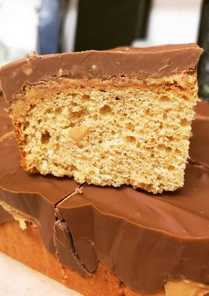 A picture of Peanut Butter & Chocolate Tray-Baked Cake.