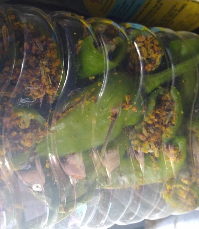 हरी मिर्च का अचार (Hari Mirch ka achar recipe in hindi) रेसिपी मुख्य फोटो