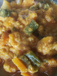 கேரட் பீன்ஸ் குழம்பு(carrot beans curry recipe in tamil) செய்முறை முக்கிய புகைப்படம்