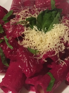 Una foto de Cocina express: Pasta con salsa de remolacha