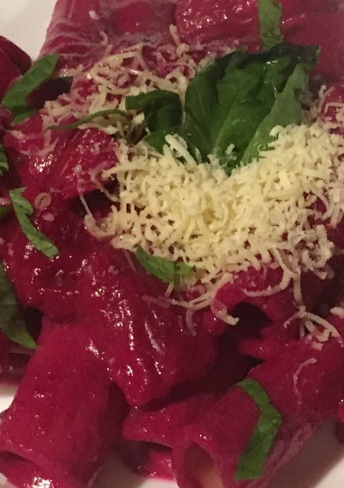 Una foto de Cocina express: Pasta con salsa de remolacha