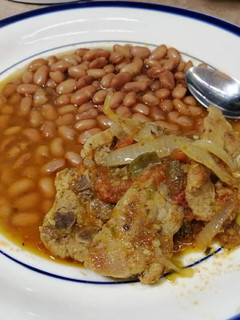 Una foto de Costillas de cerdo en salsa molcajeteada