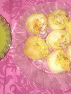 પાણી પુરી (Pani Puri recipe in Gujarati) રેસીપી મુખ્ય ફોટો